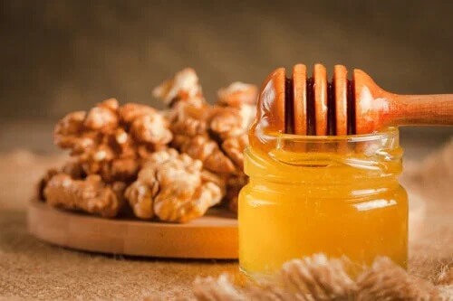 Tratamento com mel, amêndoas e nozes