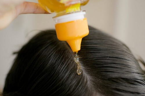 Tratamento capilar com mel.
