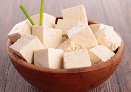 Tofu cortado em cubos