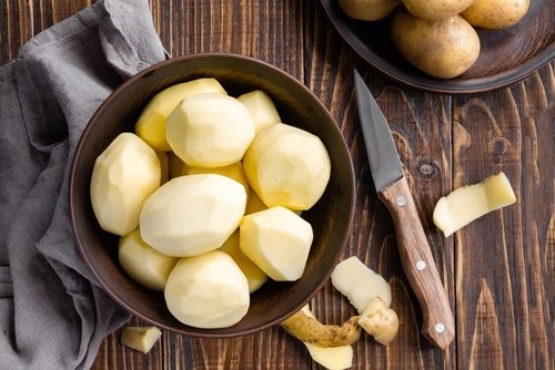 como-usar-o-suco-de-batata-para-crescer-o-cabelo