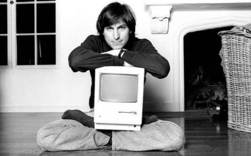 Steve Jobs com computador