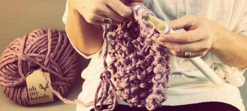 Tricotar para evitar a dor nas mãos