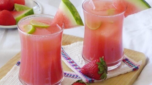 Vitamina de morango, melancia e limão