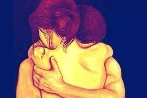 Casal abraçado