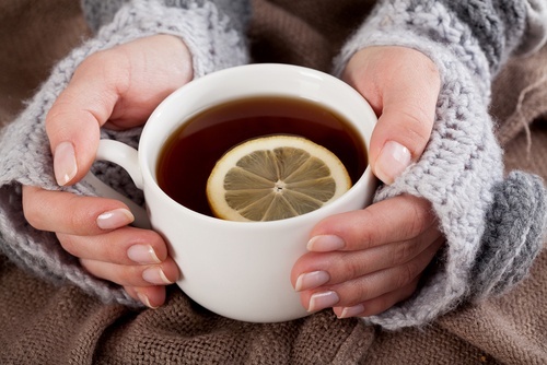 Como preparar limonada de cúrcuma para combater a depressão