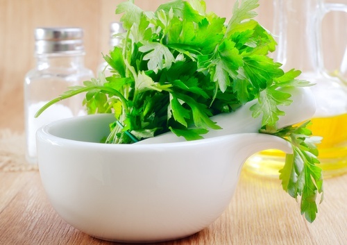 Bebida com salsa para os rins