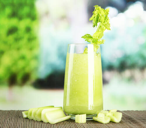 suco_de_aipo_para_figado_pancreas