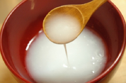 Água de arroz para o tratamento da colite