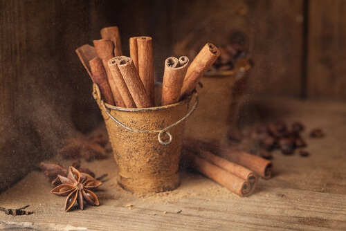 Canela para tratar pés inchados