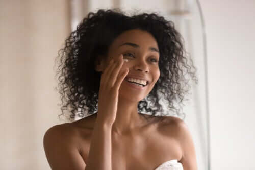 Creme antirrugas caseiro para o contorno dos olhos
