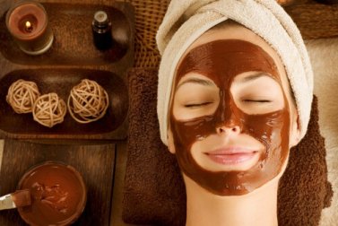 Máscara esfoliante de café para cuidar do rosto cansado