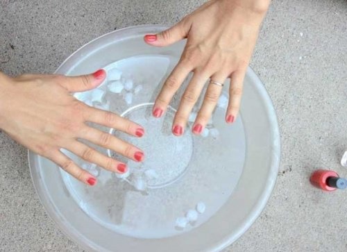 Embelezar as unhas em casa