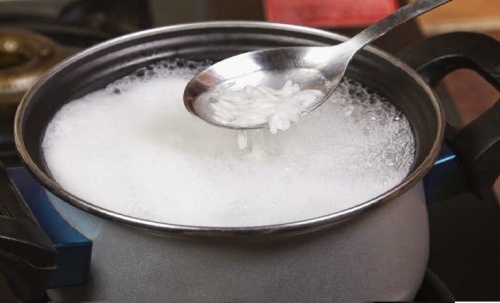7 usos que podemos dar à água de arroz na saúde e na beleza