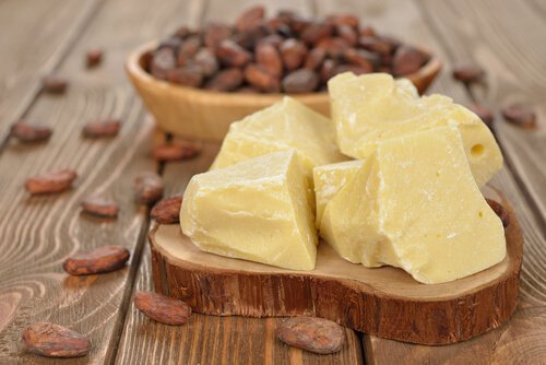 Manteiga de cacau para tratar a dermatite