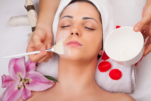 Máscara de ovo e limão para remover as espinhas