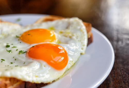 3 razões para consumir ovos no café da manhã e 2 opções de preparo - Melhor  Com Saúde