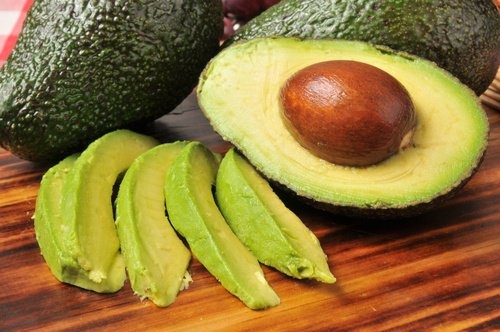 9 razões surpreendentes para comer abacate