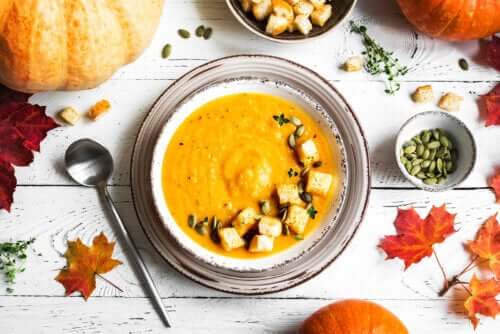 Sopa de abóbora e gengibre para perder peso