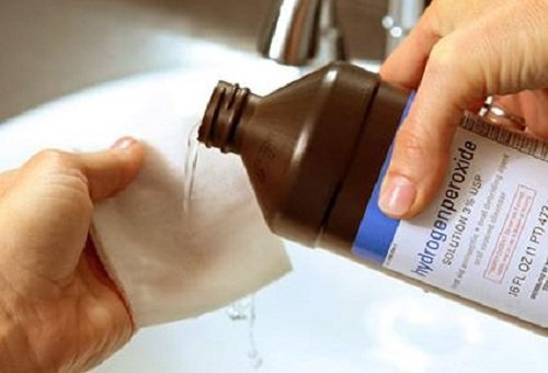Tirar o mofo da máquina de lavar com agua oxigenada