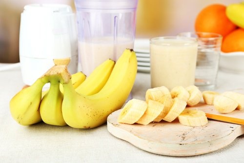 Comer banana