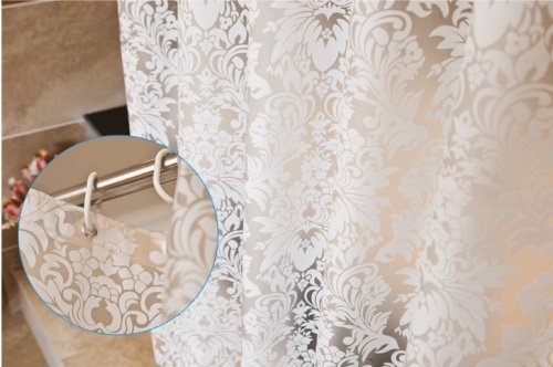 Como remover as manchas de mofo que se formam na cortina do banheiro