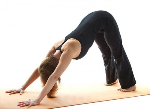 posturas-ioga-aliviar-dores-nas-costas