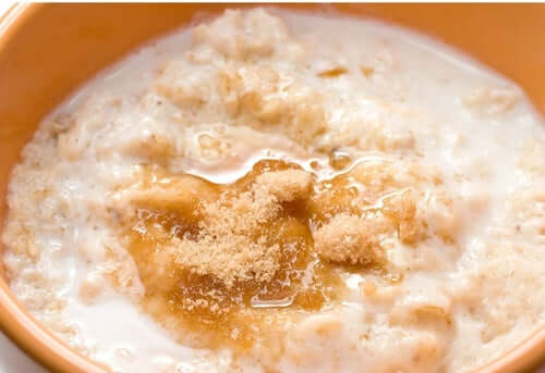 É preciso ter o hábito de esfoliar a pele uma vez por semana se você quiser se livrar das espinhas