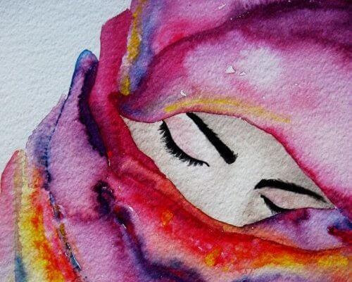 Mulher triste por causa da maldade alheia