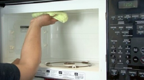 limpar_forno_micro_ondas