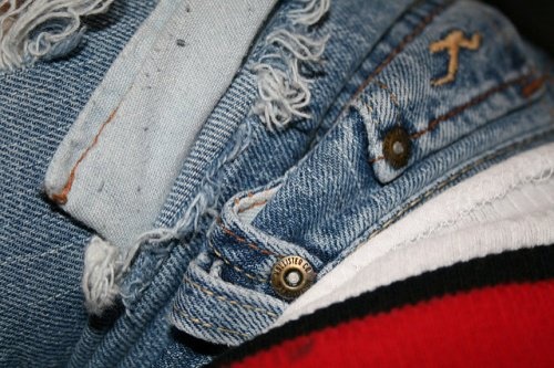 Roupas furadas