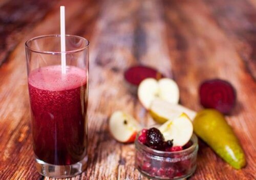 suco-pera-beterraba-espinafre