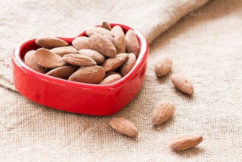 Frutos secos que melhoram a saúde cardíaca