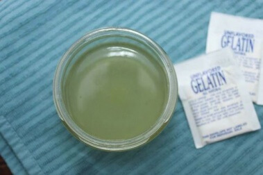 Máscara de gelatina contra os cravos