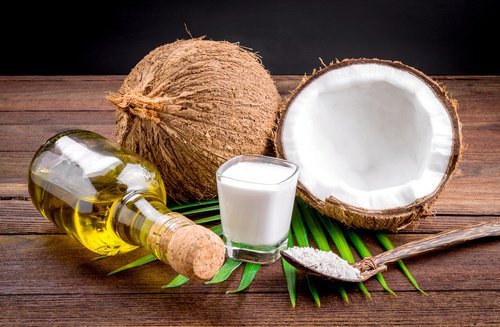 leite-de-coco-para-alisar-o-cabelo