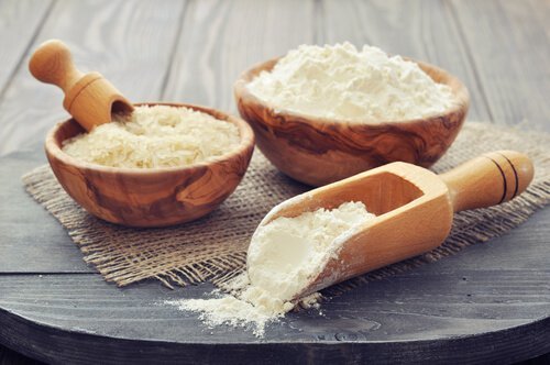 farinha-de-arroz-para-alisar-o-cabelo
