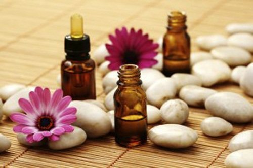 A aromaterapia pode ajudar a aliviar as dores causadas pelas contraturas