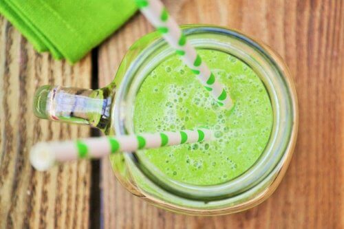 suco de melão, maçã verde e pepino