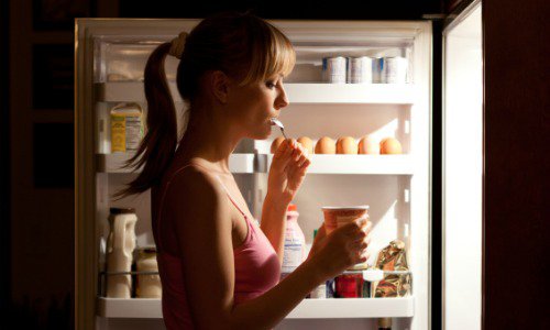 fome-constante-sintomas-desequilíbrio-hormonal