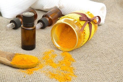 Cúrcuma contra a acne cística