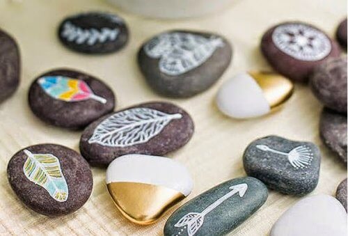 arteterapia-pintar-pedras