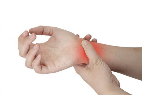 Tenossinovite: a inflamação nas mãos e nos pés