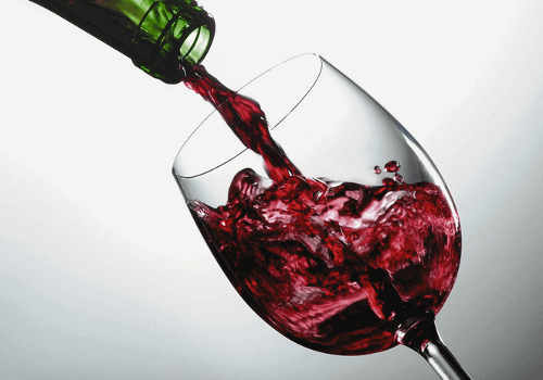 O vinho deixa nosso rosto irreconhecível