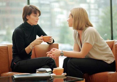 amigas_conversando