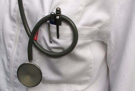 Médico especialista em câncer de pele