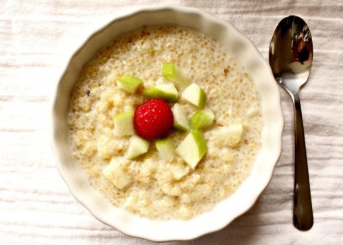 Quinoa com maçã e canela