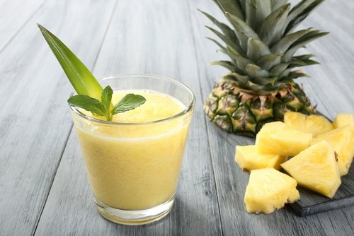 O suco de abacaxi e sementes de chia pode te ajudar a reduzir a barriga
