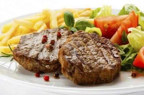 Carne feita na cozinha