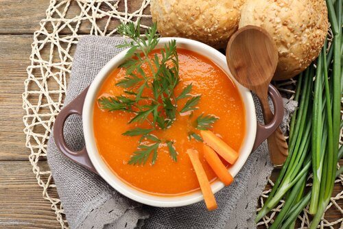 Sopa de cenoura para tratar a doença de Crohn
