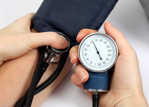 Pressão arterial alta e infarto cerebral