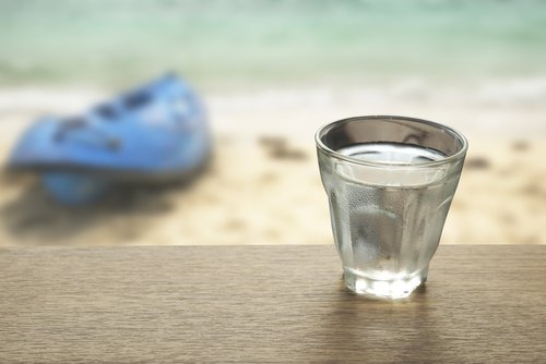 Água do mar para controlar a prisão de ventre